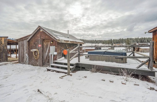 Lake George Cabin | Marshall Cabin - Kitchen Included