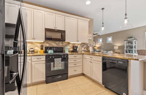 Palmer Ranch House | Marshe Point Retreat - 2 Beds, Tennis and Pool by Gulfcoast Holiday Homes!