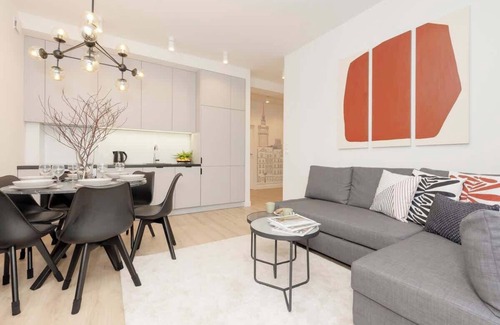 Srodmiescie Południowe Apartment | #Marszalkowska 83 | 3-Bedroom Apartment | Balcony