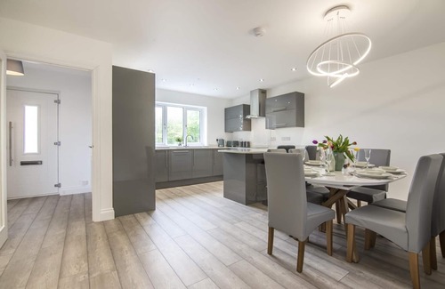 Pembroke Dock House | Martello View - 3 Bedroom Holiday Home - Llanreath