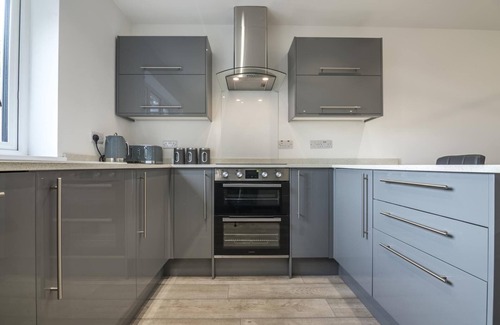 Pembroke Dock House | Martello View - 3 Bedroom Holiday Home - Llanreath
