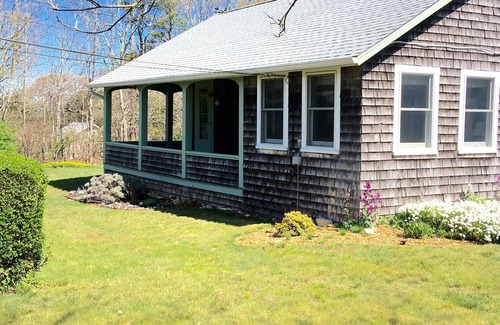 East Chop House | Martha's Vineyard Oak Bluffs East Chop Summer Vacation Rental Home 4 Bedroom
