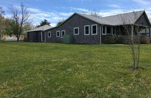 East Chop House | Martha's Vineyard Oak Bluffs East Chop Summer Vacation Rental Home 4 Bedroom