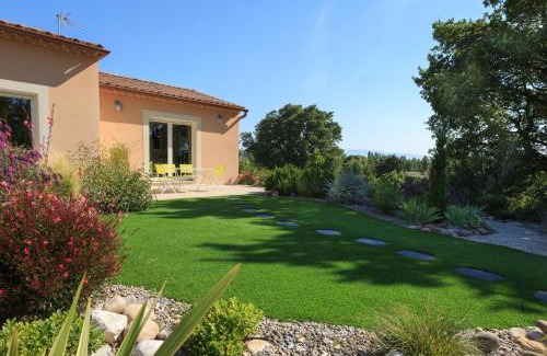 Chateauneuf-de-Gadagne Apartment | Martichris