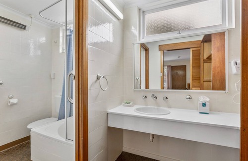 Moonah Hotel | Martin Cash Motel