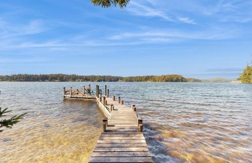 Dunes City House | Marty's Lakehouse on the Coast