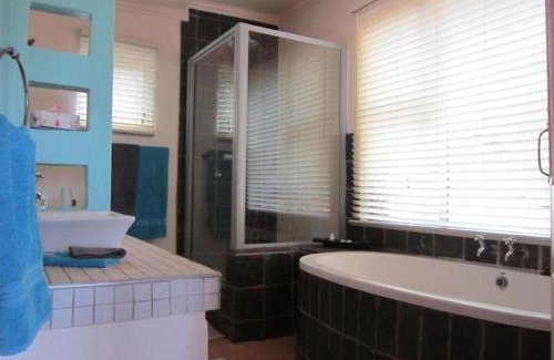 Thabazimbi House | Marula Cottage Guest Lodge