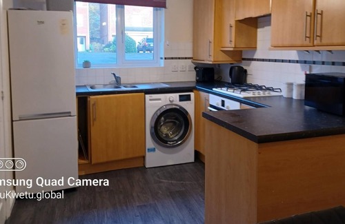 Newark upon Trent Apartment | Marvyn-Five House- Huku Kwetu