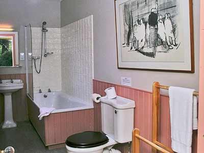 Castle Douglas House | Marwhin Cottage - Swws