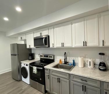 Petworth Apartment | Mary's Stay Petworth