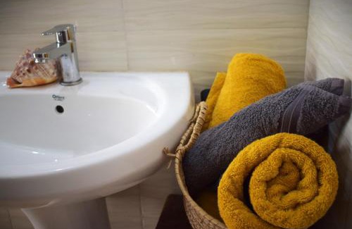 Bwejuu Beach House | Maryam Garden Apartments & Villa