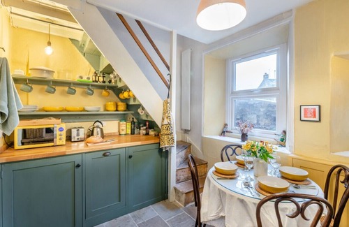 Hebden House | Maryan Cottage - Two Bedroom House, Sleeps 4