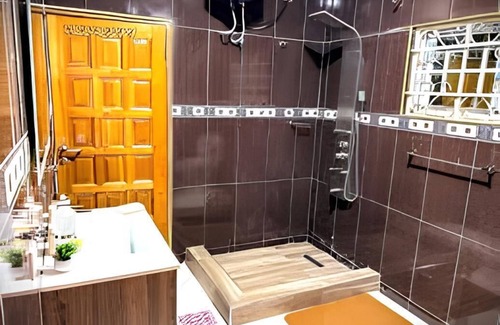 Osu Klottey House | Maryluxe Stays, Fully furnished 6-bedroom house in West hills - Accra Ghana