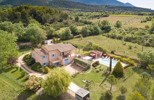 Villars Villa | Mas 12 pers heart Luberon, air-conditioned, swimming pool, wooded land 5000 m2,