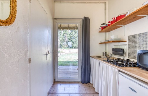 Saintes-Maries-de-la-Mer House | 'Mas Des Cypres - Mazet 4' with Private Terrace, Shared Garden and Wi-Fi