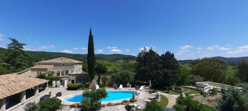 Saint-Andre-de-Cruzieres Apartment | Mas de la berlusiere chambres d hotes en ardeche du sud