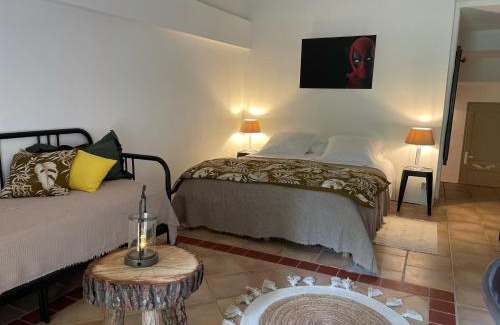 Jonquerettes Apartment | Mas de la Sacristière