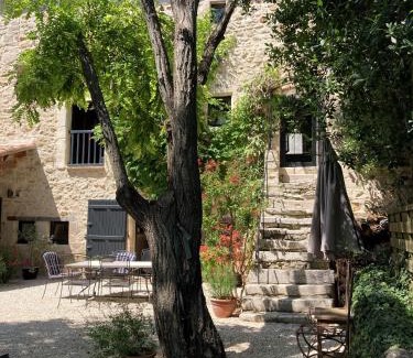 Rochegude Bed & Breakfast | mas du Belbuis