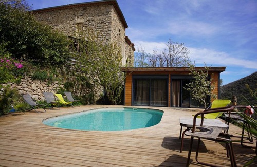 Valleraugue Apartment | Mas Montet Chez Raphael with Shared Pool, Wi-Fi and Air Conditioning