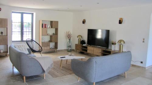 Chateaurenard Villa | Mas Provençal de Charme avec Espace Télétravail Luxe Calme et Détente