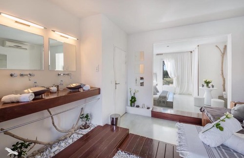 Saint-Laurent-d'Aigouze House | Mas Sainte Marie ,Piscine Chauffée