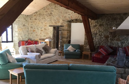 Corsavy House | Mas Vilalte, an old mansion house immersed in the woody slopes of Mount Canigo