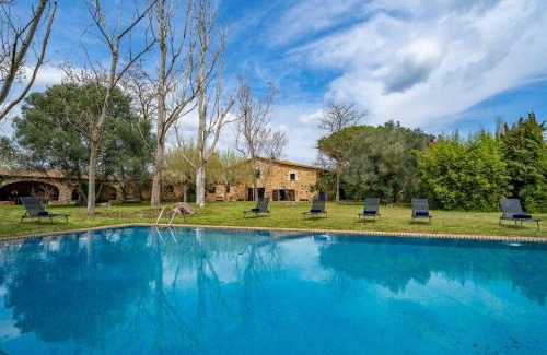 Llagostera Villa | Masia Marco Lux, ideal familias con gran zona exterior y Piscina