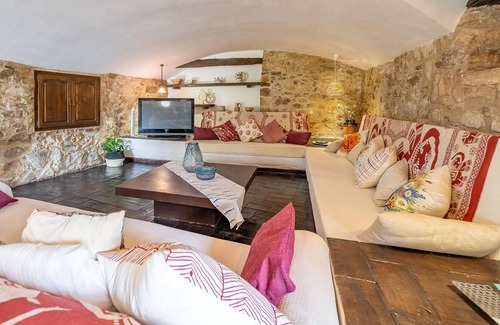 Llagostera Villa | MASIA MARCO LUX, POOL, GARDEN, FIRE-PLACE, BARBECUE