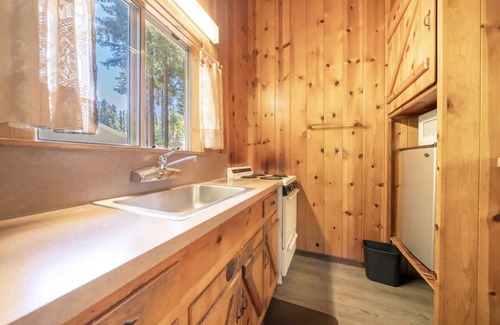 Boulder Creek Cabin | Masood's Lodge