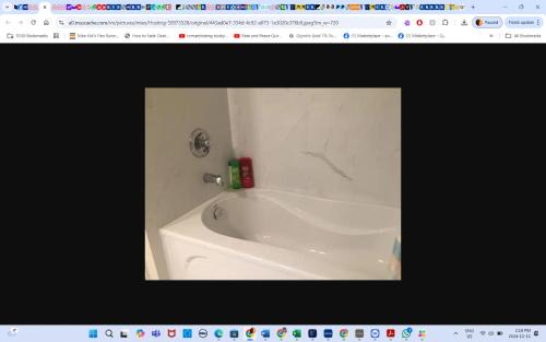 Southeast Edmonton House | Master Bedroom private bathroom 23 minutes airport