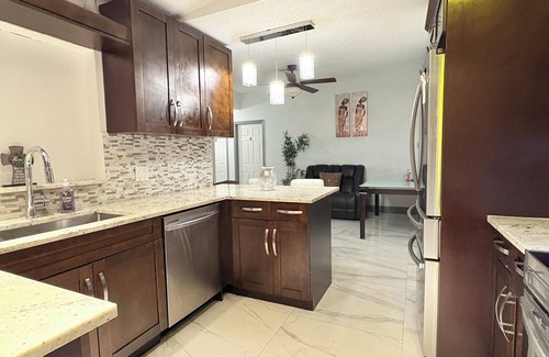 Margate House | Master Bedroom suite - Perfect for a getaway. Near CHASE Stadium