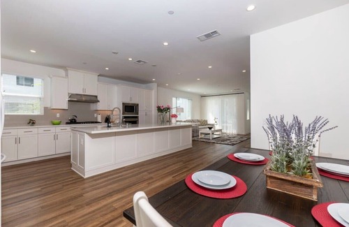 Airport Area House | Master Bedroom with King Bed Central Location