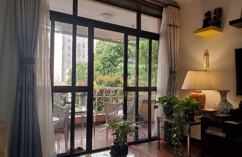 Xuhui Apartment | Master Suite in the Centre of Former French Concession in Shanghai