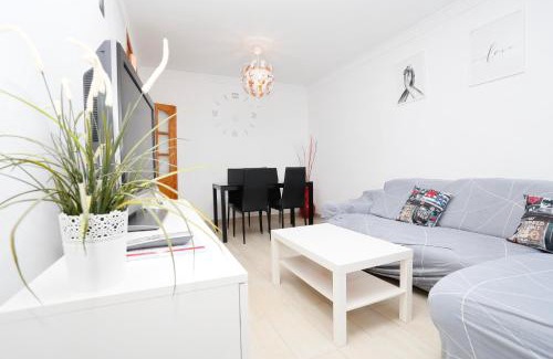 San Fernando Apartment | Masvacation La Rosaleda 3Room,Parking