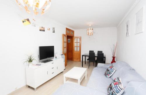 San Fernando Apartment | Masvacation La Rosaleda 3Room,Parking