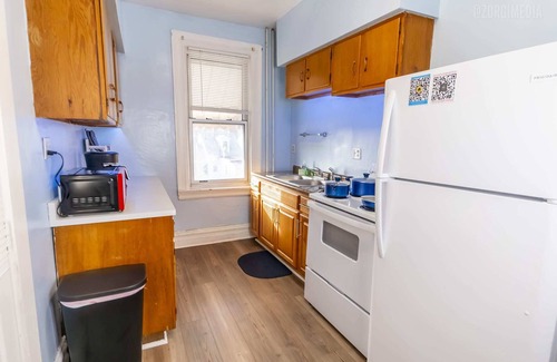 Bloomfield Apartment | Mathilda Street Trio - Stylish 2BR Apt
