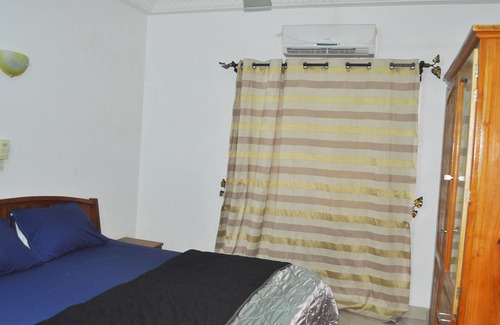 Littoral Department Apartment | MATHY Residence a three bedroom lounge