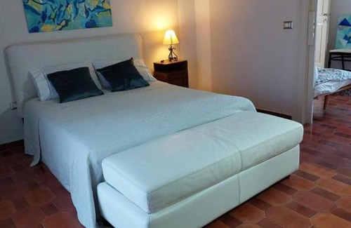 Novi Velia House | Matisse Private Suite
