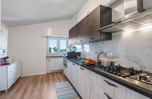 Sirmione Apartment | Matta Apartment 400m From The Lake, Sirmione, Italy