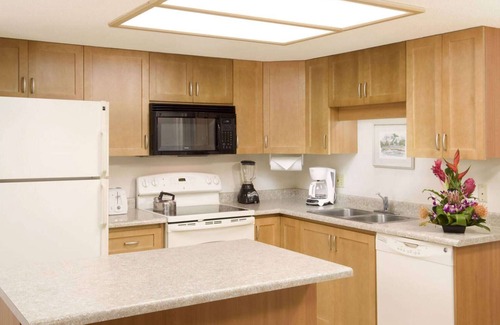 Kihei Condo | Maui Banyan- 1BR Garden View - Full Kitchen/Beach across the street/Free Parking