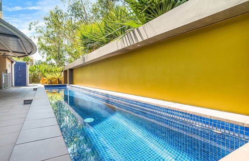 Darwin City Centre Apartment | Mauna Loa - Darwin Esplanade Beach Casino City Centre Festival Park and Museums