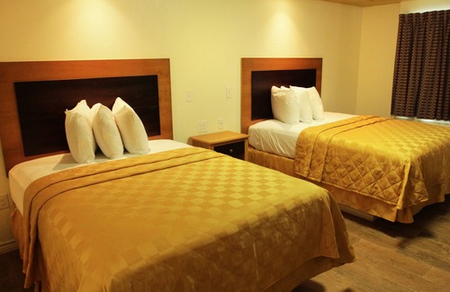 Eagle Pass Hotel | Maverick Inn