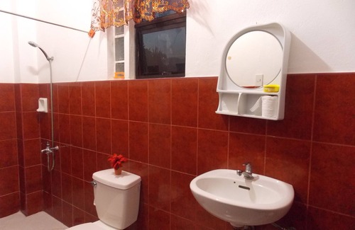 Oslob House | Maxvir Inn Beach Resort