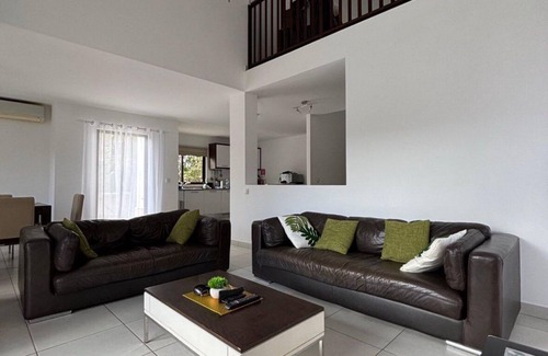Santa Maria Villa | *MAY 2025 NEW DECOR/SEA VIEW 3 BED/3 BATH VILLA. FREE FAST WIFI*