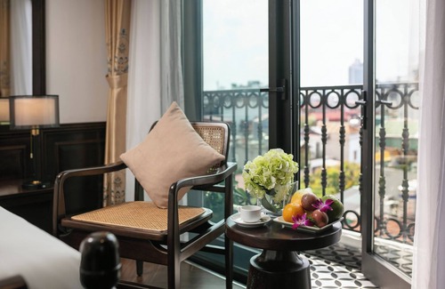 Hanoi Backpacker Quarter Hotel | MAY DE VILLE Crown Hotel