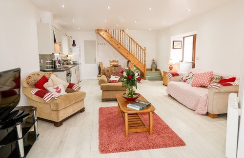 Bushmills Cottage | MAY'S COTTAGE, pet friendly in Bushmills, County Antrim