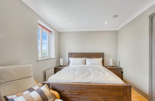 Bourne End House | Maya residence