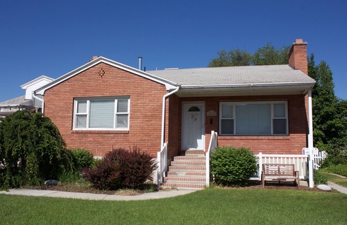 Scera Park South Apartment | Mayberry in Orem! Cozy 2BR Apt by Costco! All New Carpet/Paint