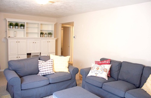Scera Park South Apartment | Mayberry in Orem! Cozy 2BR Apt by Costco! All New Carpet/Paint