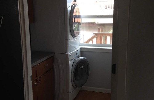 Silver Creek Apartment | Mayfield Lake View Apartment